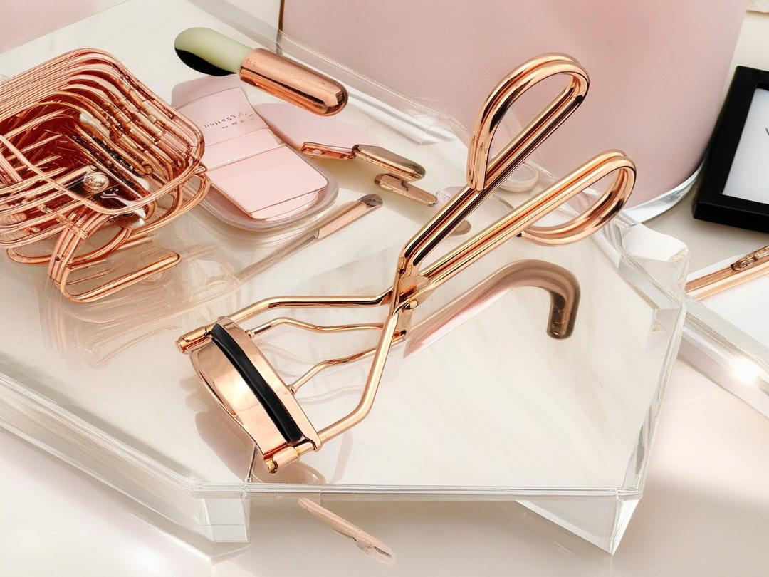 Rose Gold Precision Eyelash Curler: Safe Use, Selection and Buyer Guide