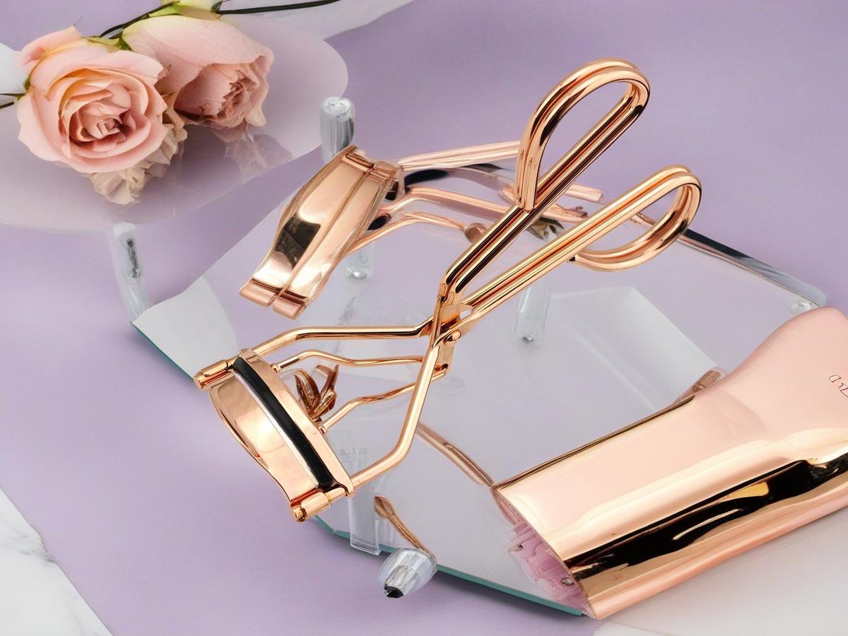 Rose Gold Eyelash Curler: B2B Selection, Use and Care Guide