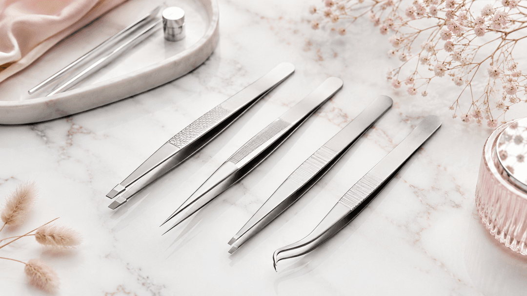 Guide des fournisseurs de pinces à épiler pour les kits de beauté et de soins de précision
